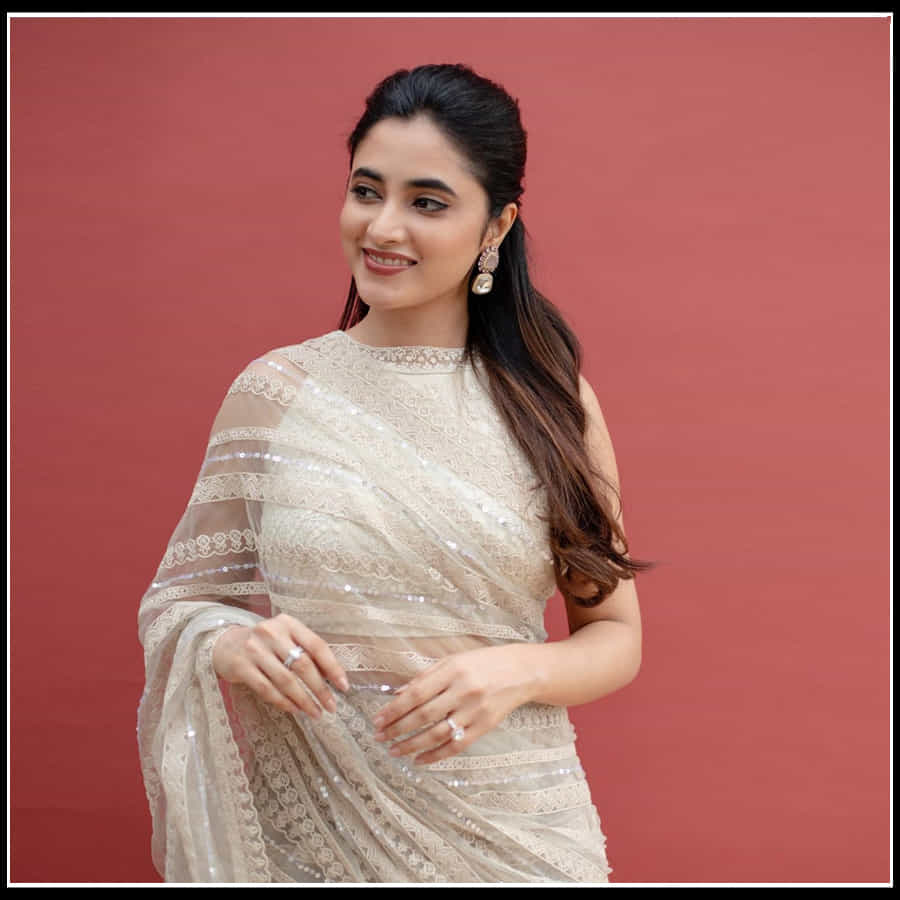 Priyanka Mohan:చూపుతిప్పుకోనివాని అందంతో మెరిసిపోతున్న ప్రియాంక  మోహన్‌...