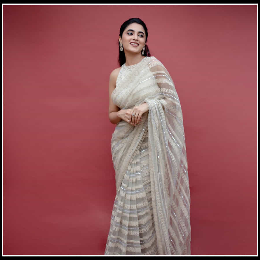 Priyanka Mohan:చూపుతిప్పుకోనివాని అందంతో మెరిసిపోతున్న ప్రియాంక  మోహన్‌...