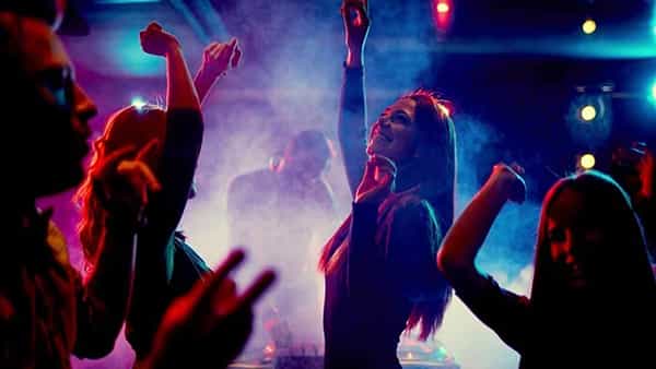 Pub Vs Club: బార్, పబ్, క్లబ్లకు ఎప్పుడైనా వెళ్లారా? లోపల ఏం చేస్తారో తెలుసా..