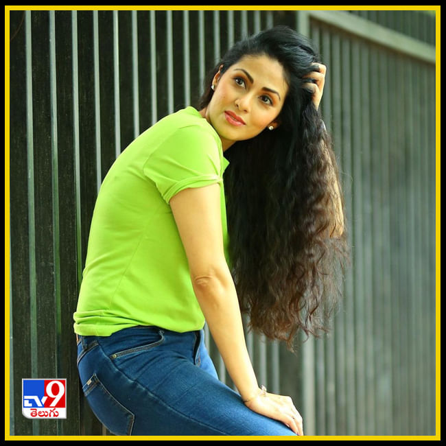 sadha New Photos. Credit by:sadha/Instagram