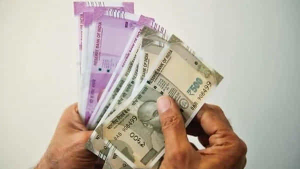 Salary Hike: ఇంక్రిమెంట్ కోసం ఎదురుచూస్తున్న ఉద్యోగులకు శుభవార్త..