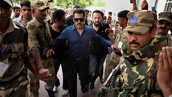 Salman Khan: బాలీవుడ్ భాయ్జాన్కు బెదిరింపు లేఖ.. సిద్ధూలానే హతమారుస్తామంటూ..