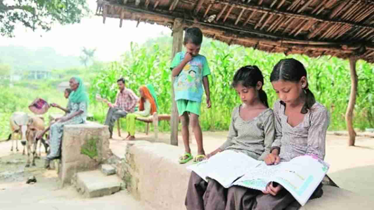 School Dropouts: బడికి దూరమౌతున్న గ్రామీణ పేద విద్యార్థులు.. ఒక తరం పిల్లలపై ప్రభావం.. కారణమేంటంటే..