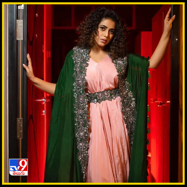 Shamna Kasim New Photos. Credit by:Shamna Kasim/Instagram
