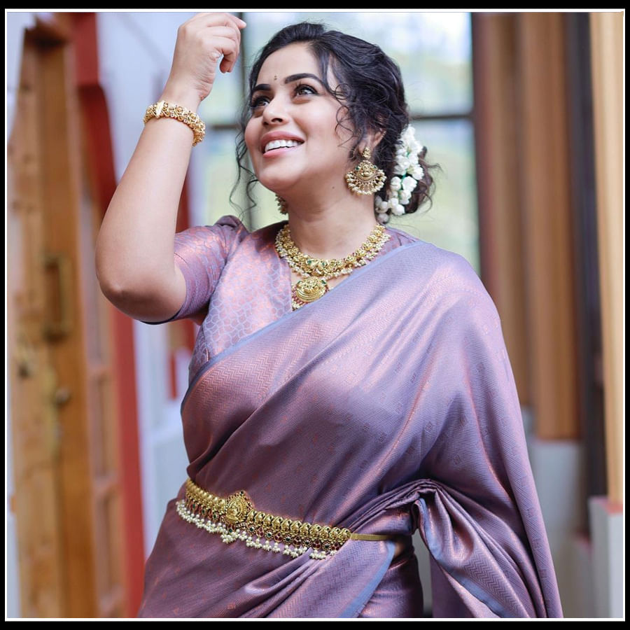 Shamna Kkasim ( Purnaa ): అమ్మడి అందం అంత ఇంత కాదుగా.. పూర్ణ న్యూ ఫొటోస్