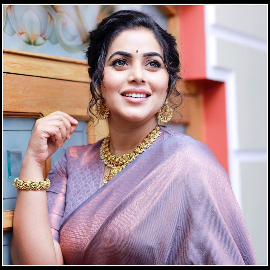 Shamna Kkasim ( Purnaa ): అమ్మడి అందం అంత ఇంత కాదుగా.. పూర్ణ న్యూ ఫొటోస్