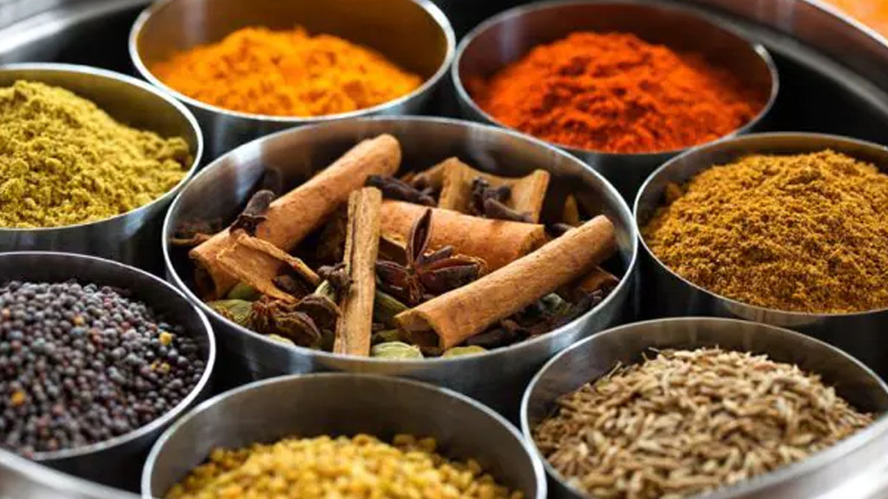 Spices To Avoid In Summer: వేసవిలో ఈ 4 మసాలాలు తినడం ప్రమాదమే..! అవేంటో తెలుసుకోండి