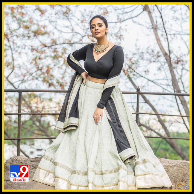 Sreemukhi New Photos. Credit by:Sreemukhi/Instagram