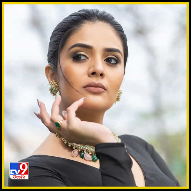 Sreemukhi New Photos. Credit by:Sreemukhi/Instagram