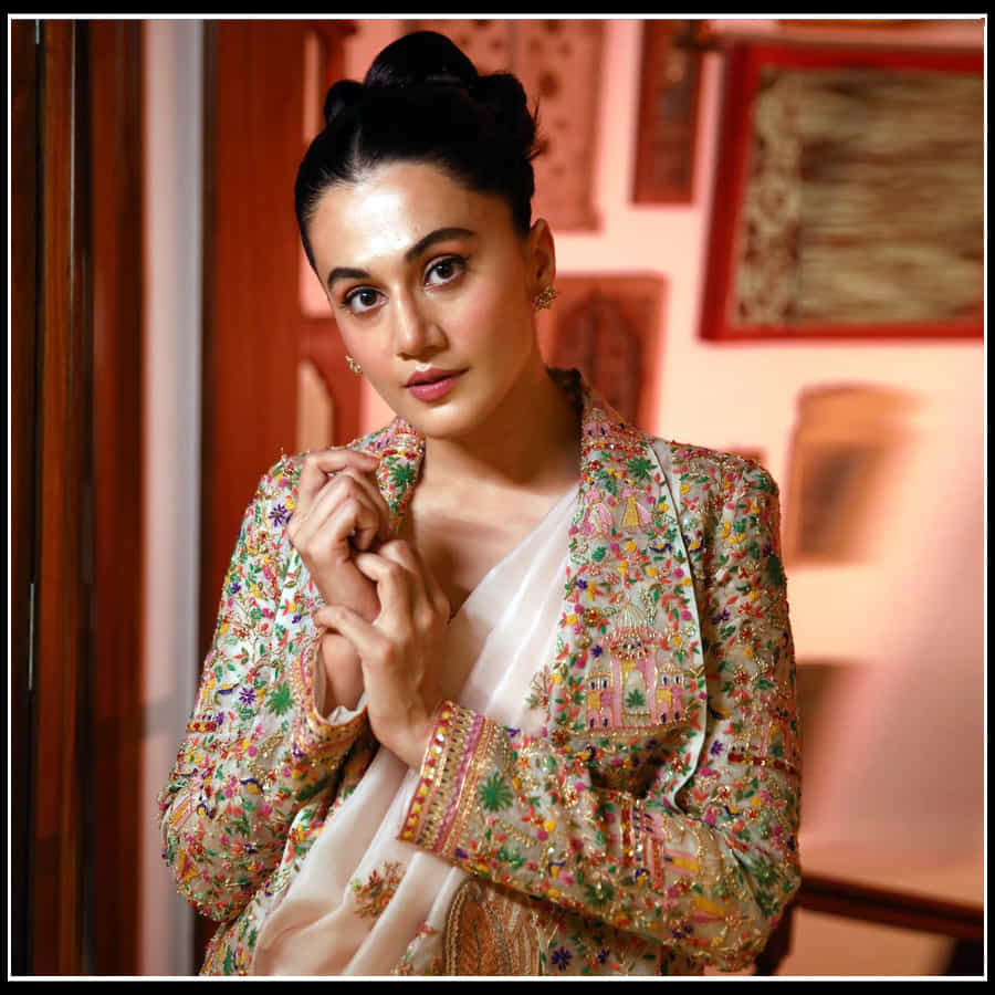 Taapsee Pannu: అందం తో ఆకట్టుకుంటున్న తాప్సీ పన్ను న్యూ ఫొటోస్
