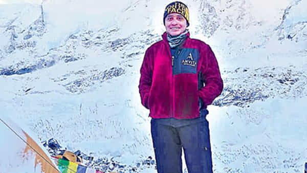 Mount Everest: ఎవరెస్టుపై మన దేశ కీర్తి పతాకాన్ని ఎగురవేసిన తెలంగాణ యువతి.. సర్వత్రా ప్రశంసల వర్షం..