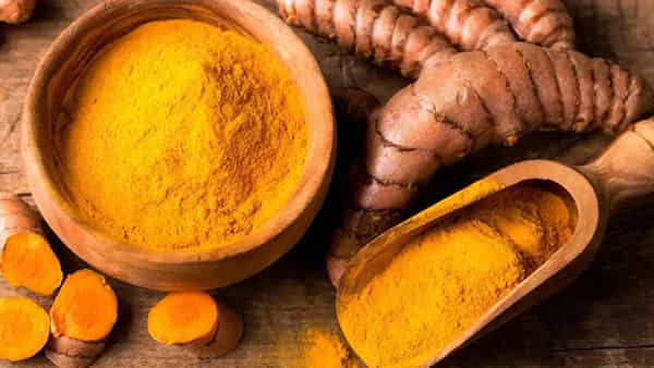 Health Benefits: పసుపులోని ఆరోగ్య ప్రయోజనాలు పొందాలంటే.. ఉపయోగించే విధానం మార్చేయండి..!