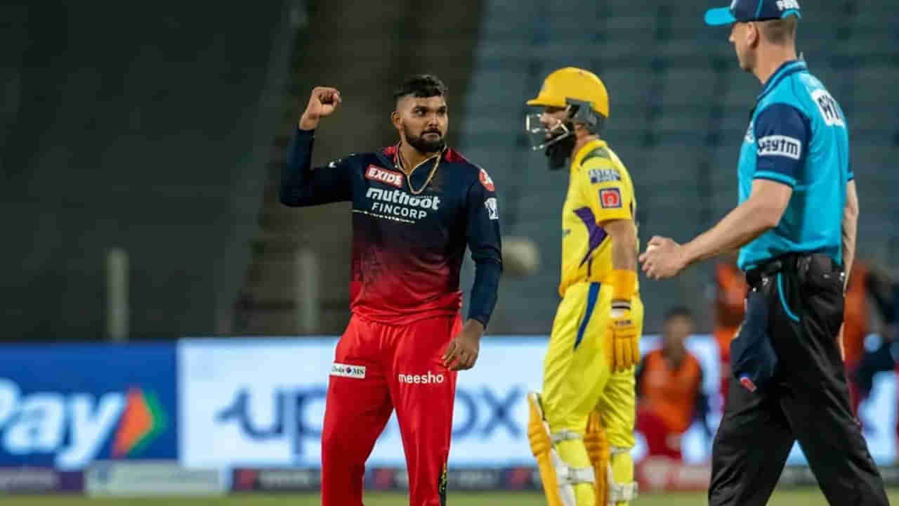 IPL 2022 Purple Cap: టాప్‌ 5లోకి దూసుకొచ్చిన ఆర్సీబీ బౌలర్.. చాహల్‌కి కేవలం 3 వికెట్ల దూరంలో..!