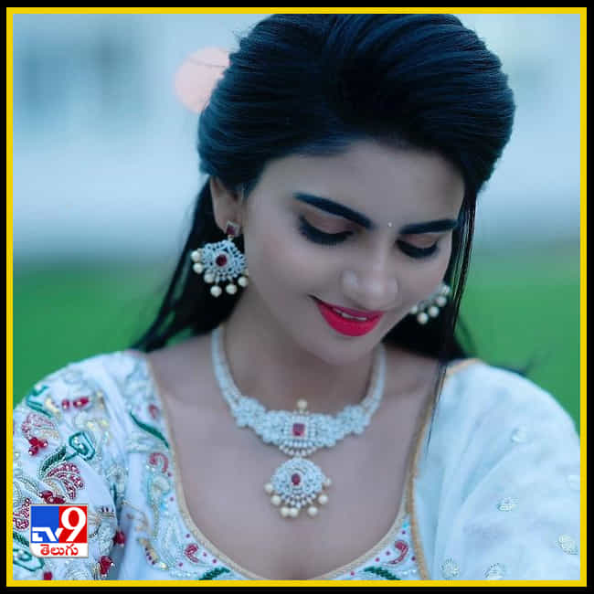 Jabardasth Varsha New Photos. Credit by:Jabardasth Varsha/Instagram
