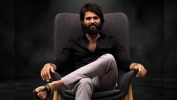 Vijay Devarakonda: బర్త్డే రోజు ఎమోషనల్ అయిన విజయ్ దేవరకొండ.. సోషల్ మీడియాలో ఇంట్రెస్టింగ్ పోస్ట్..
