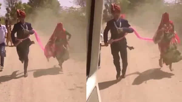 Viral Video: ఇదేందిరయ్యా.. పెళ్లి కాగానే రోడ్డుపై ఇలా పరుగు మొదలెట్టారు.. అసలు విషయం తెలిస్తే మైండ్ బ్లాంక్..