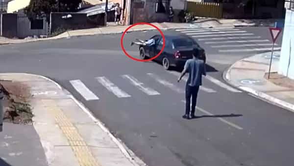 Viral Video: వేగంగా దూసుకొస్తున్న కారు..ఓ వ్యక్తి సాహసంతో తప్పిన పెను ప్రమాదం..వైరల్ ..వీడియో