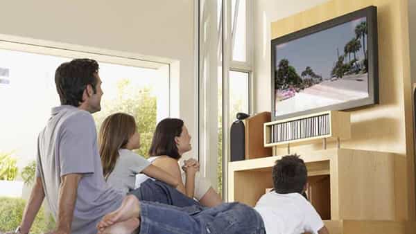 Watching TV: మీరు రోజు టీవీ ఎంతసేపు చూస్తారు.. అయితే మీకు ఆ సమస్య వచ్చినట్లే..!