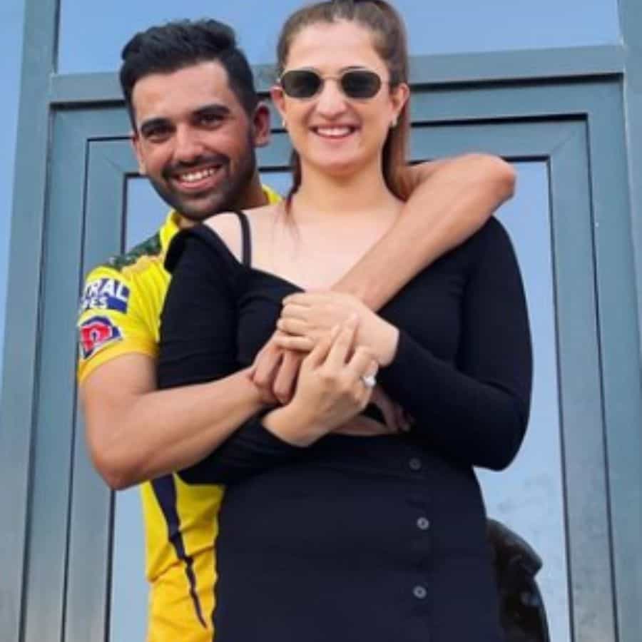 దీపక్ చాలా కాలంగా క్రికెట్ ఫీల్డ్కు దూరంగా ఉన్నాడు. గాయం కారణంగా అతను IPL 2022లో కూడా భాగం కాలేకపోయాడు. అతను ఇంకా పూర్తిగా గాయం నుంచి కోలుకోలేదు. కాబట్టి అతను ఎప్పుడు తిరిగి వస్తాడో ఖచ్చితంగా తెలియదు.