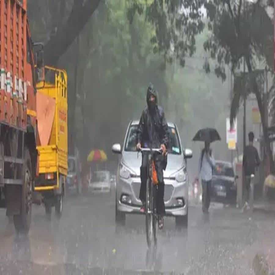 మహారాష్ట్ర: మహారాష్ట్రలోని పలు ప్రాంతాల్లో వర్షాలు ఇప్పటికే భారీ వర్షాలు కురుస్తున్నాయి. ఒక్కోసారి ఇక్కడ రికార్డు స్థాయి వర్షాలు కురుస్తాయి. వర్షాకాలంలో ఇక్కడ అనేక ప్రదేశాలను సందర్శించవచ్చు. అందమైన ప్రకృతి దృశ్యాలను వీక్షిస్తూ.. ఆ క్షణాలను ఆస్వాదించవచ్చు.