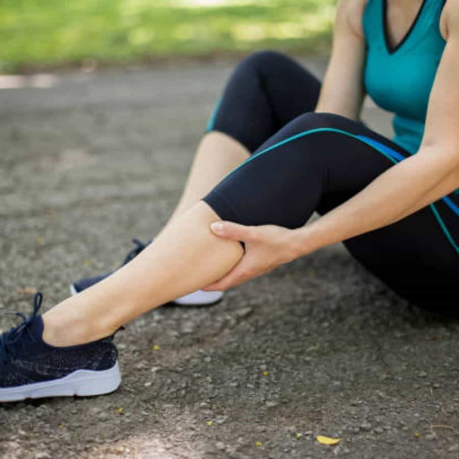 Muscle Cramps: సాధారణంగా టోకోఫెరోల్, విటమిన్ డి, విటమిన్ ఇ, విటమిన్ ఎ లోపం, పొటాషియం లేకపోవడం వల్ల కండరాల సమస్యల వస్తుంటుంది. అందుకే ఆహారంపై ప్రత్యేక శ్రద్ధ పెట్టడం చాలా ముఖ్యం. దీని కోసం ఎలాంటి ఆహారం తీసుకోవాలో ఇక్కడ చూద్దాం.