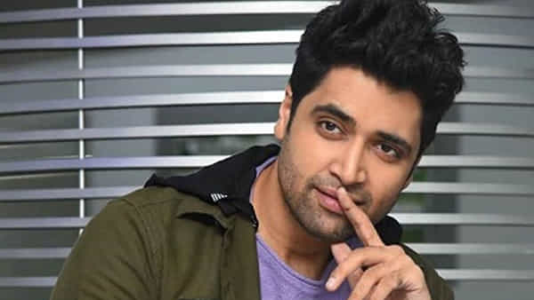 Adivi Sesh: నెటిజన్ ట్వీట్కు అదిరిపోయే రిప్లై ఇచ్చిన అడివి శేష్.. అసలు విషయం ఏంటంటే ?..