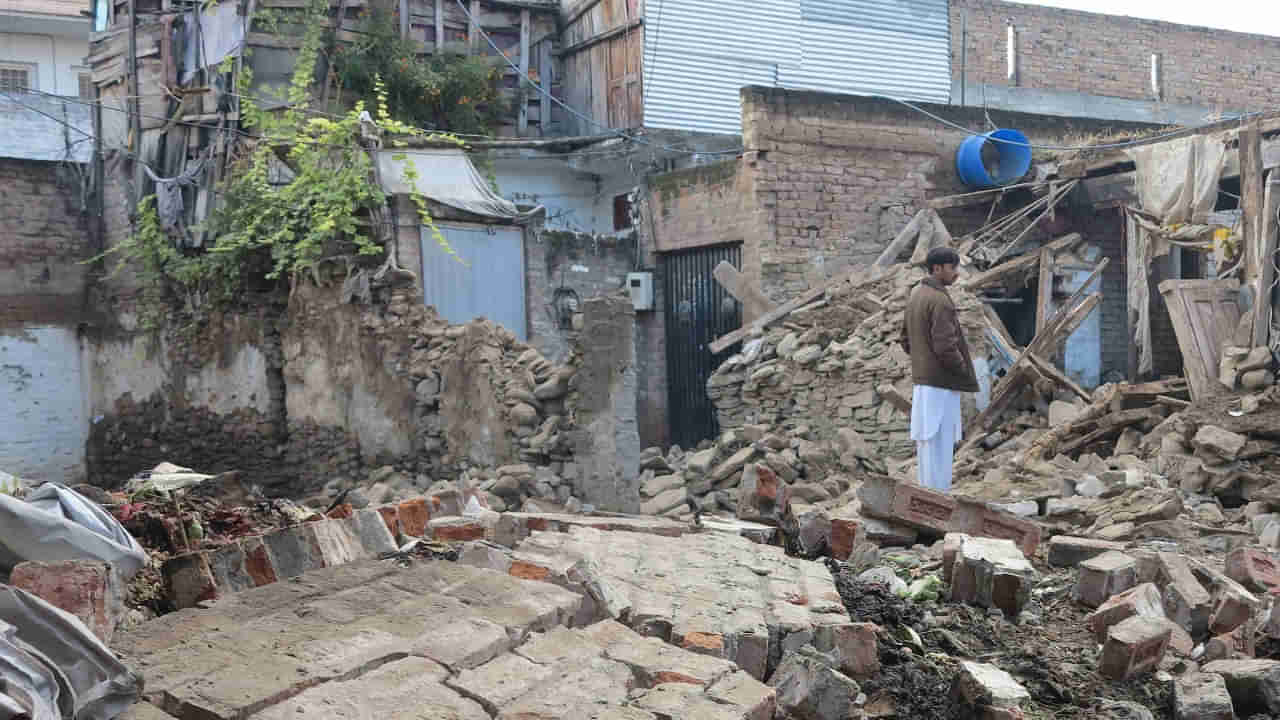 Afghanistan earthquake: అఫ్గాన్ ను కుదిపేసిన భారీ భూకంపం.. 950 మందికి పైగా మృతి.. ఆందోళనకరంగా క్షతగాత్రుల సంఖ్య