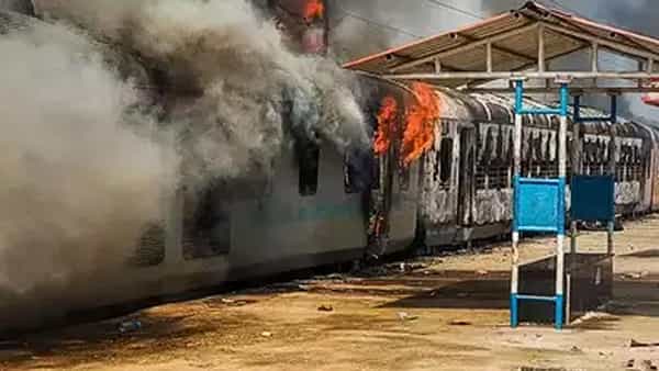 Agnipath Protest Updates: ముగిసిన రాకేష్ అంత్యక్రియులు.. సికింద్రాబాద్ ఘటనలో లేటెస్ట్ అప్డేట్స్ తెలుసుకోండి