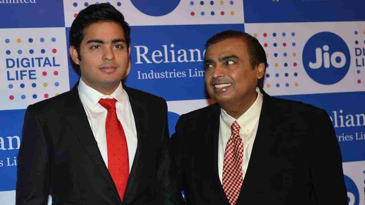 Mukesh Ambani Resigns: రిలయన్స్‌ జియో సంచలన నిర్ణయం.. డైరెక్టర్ పదవికి ముఖేష్ అంబానీ రాజీనామా.. కొత్త చైర్మన్‌గా..