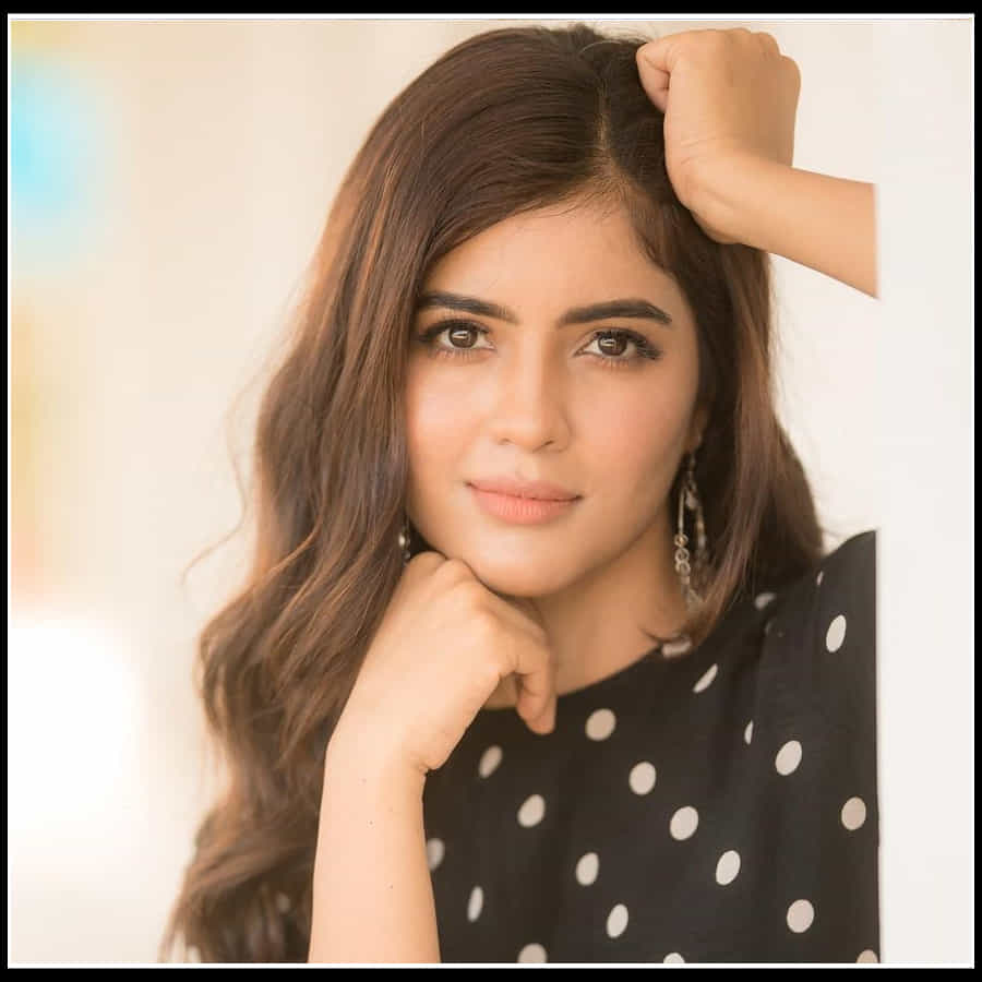 Amritha Aiyer: వాలు కళ్ళతో మెస్మరైజ్ చేస్తోన్న అమృతా అయ్యర్..