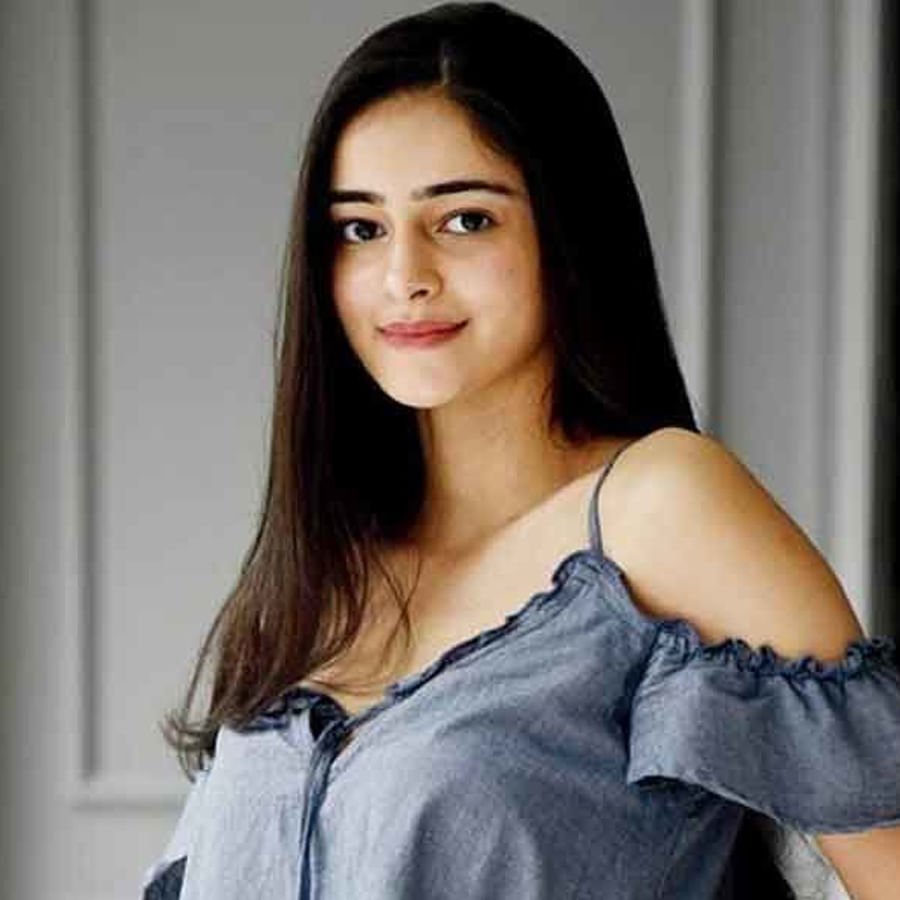  మొదటి సినిమా తో హిందీలో మంచి పాపులారిటీని దక్కించుకున్న ఈ అమ్మడికి బ్యాక్ టు బ్యాక్ ఆఫర్లు వస్తున్నాయి 