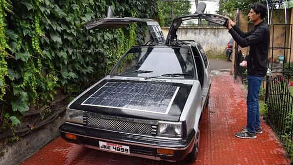 Solar Car: కశ్మీర్లో మరో ఎలాన్ మస్క్.. పైసా ఖర్చు లేకుండా సూర్యరశ్మితో నడిచే కారు సృష్టి