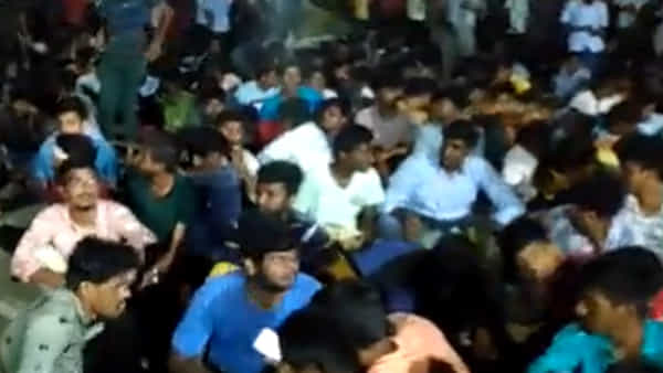 Basara IIIT: బాసర ట్రిపుల్ ఐటీలో చర్చలు విఫలం.. కొనసాగుతున్న విద్యార్థుల జాగరణ దీక్ష