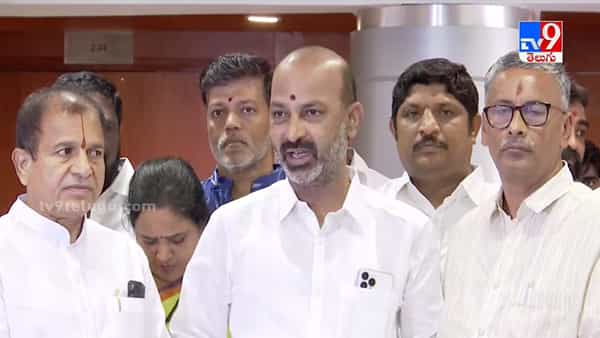 BJP Bandi Sanjay: నోవాటెల్ హోటల్ ప్రాంగణాన్ని పరిశీలించిన బండి సంజయ్.. ఎందుకంటే..