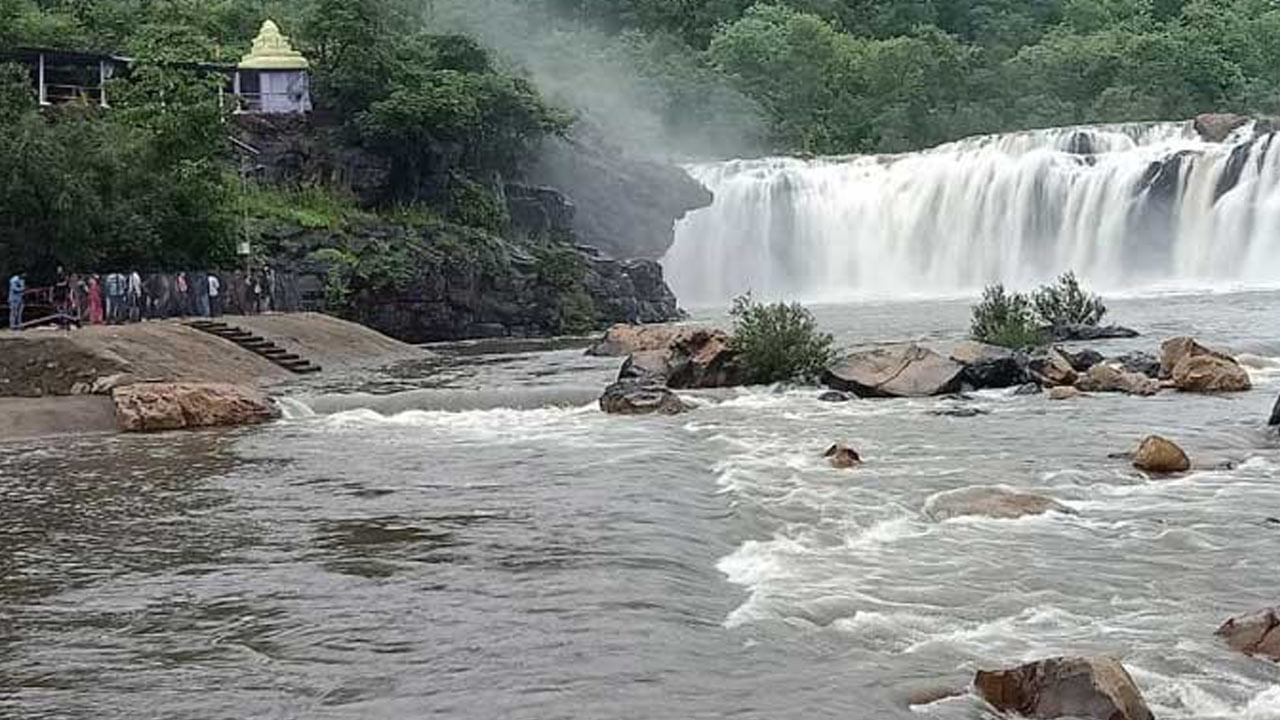 Bogatha Waterfalls: బొగత సొగసు చూడతరమా!..ఆంక్షలు లేని అనుమతితో సందర్శకుల తాకిడి