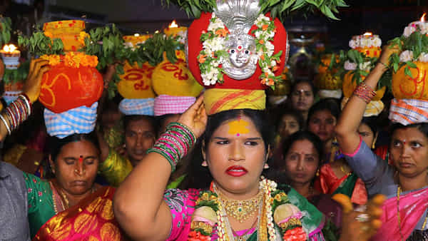 Bonalu 2022: తెలంగాణలో బోనాల జాతర.. 30న గోల్కొండలో అమ్మవారికి తొలి బోనం..