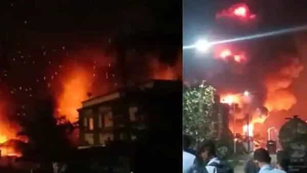 Chemical Factory Blast: కెమికల్ ఫ్యాక్టరీలో భారీ అగ్ని ప్రమాదం.. మంటలను అదుపుచేసేందుకు యత్నిస్తున్న అగ్నిమాకప సిబ్బంది..