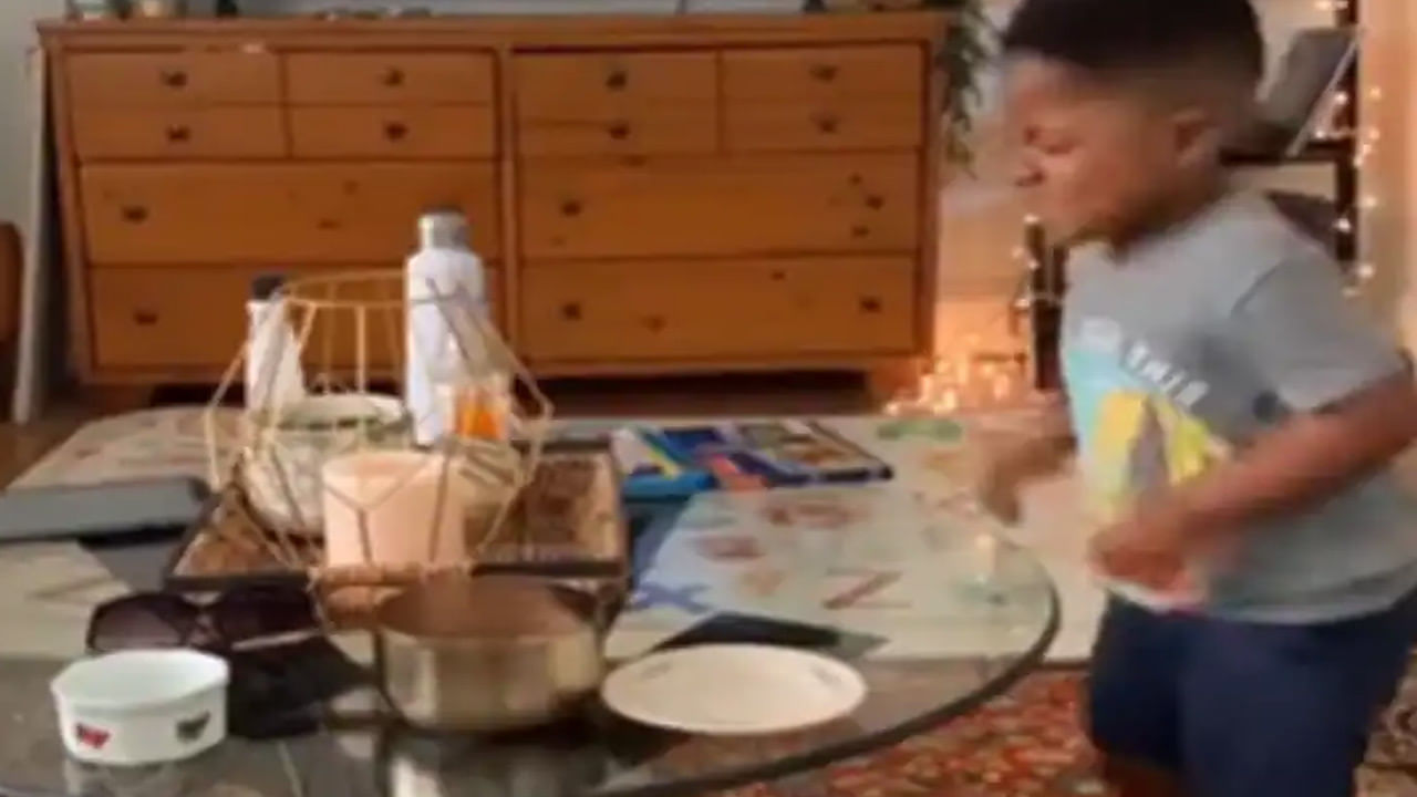 Viral Video: ఈ బుడ్డోడి టాలెంట్ అదుర్స్.. మూడేళ్ల వయసులోనే సంచలనం సృష్టిస్తున్నాడు.. వీడియో చూస్తే ఫిదా అవుతారు..