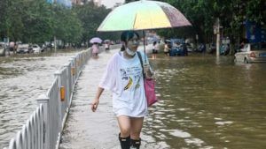China Floods: భారీ వర్షాలతో విలవిలలాడుతున్న చైనా.. వందేళ్లలో ఎన్నడూ లేనంతగా..