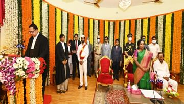 Telangana: తెలంగాణ హైకోర్టు సీజేగా ఉజ్జల్ భుయాన్ ప్రమాణ స్వీకారం.. హాజరైన సీఎం కేసీఆర్..
