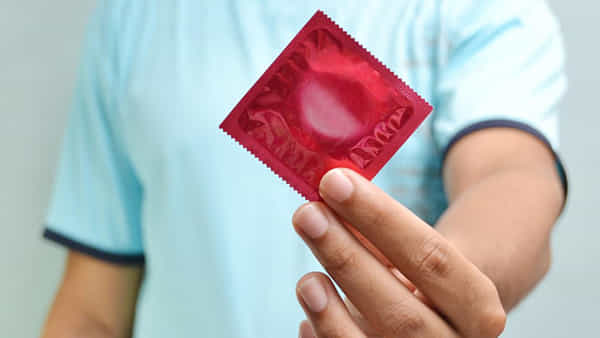 Viral News: ఒక్క కండోమ్ ప్యాకెట్ ధర రూ. 60 వేలు.. ఈ అసాధారణ పరిస్థితి ఎక్కడంటే..