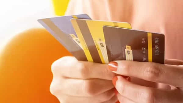 Credit Card: ఆలోచించకుండా క్రెడిట్ కార్డును ఉపయోగిస్తున్నారా..? నష్టమే.. ఈ చిట్కాలు పాటించండి