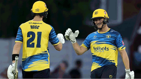 Cricket: 93 బంతుల్లో 163 పరుగులు.. సుడిగాలి ఇన్నింగ్స్తో బౌలర్లపై వీరవిహారం.. గత్తర్ లేపిన్రు పో..