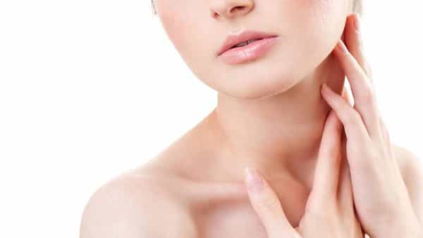 Skin Care Tips: మెడ రంగు నల్లగా మారుతున్నట్లయితే.. తెల్లగా చేసే అద్బుతమైన చిట్కా..