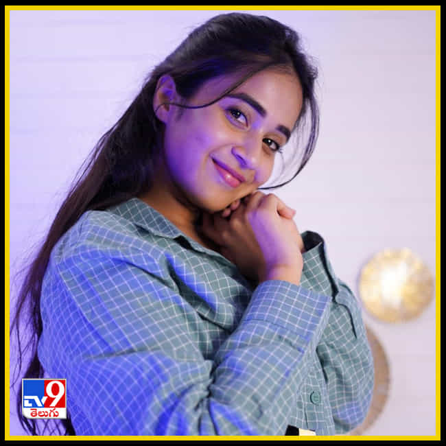 Deepthi Sunaina New Photos. Credit by:Deepthi Sunaina/Instagram