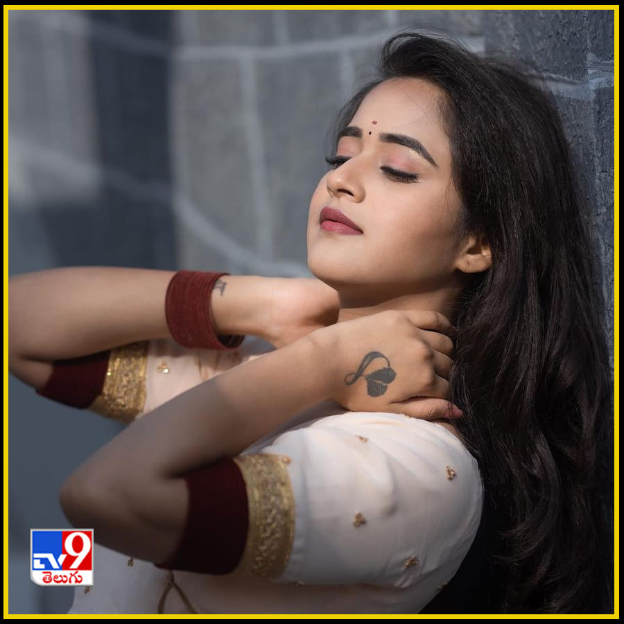 Deepthi Sunaina New Photos. Credit by:Deepthi Sunaina/Instagram