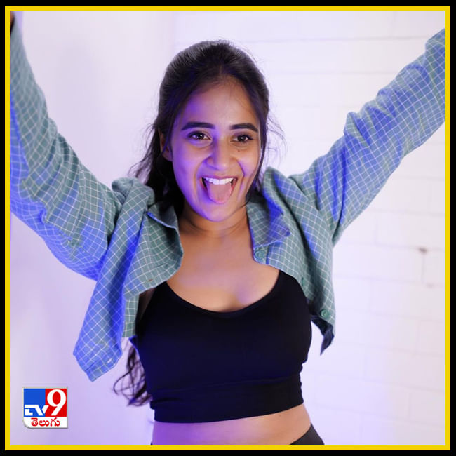 Deepthi Sunaina New Photos. Credit by:Deepthi Sunaina/Instagram