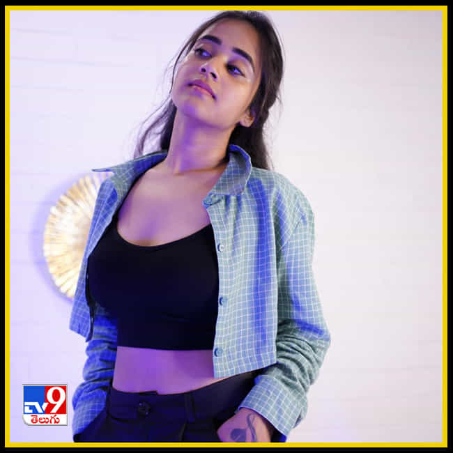Deepthi Sunaina New Photos. Credit by:Deepthi Sunaina/Instagram