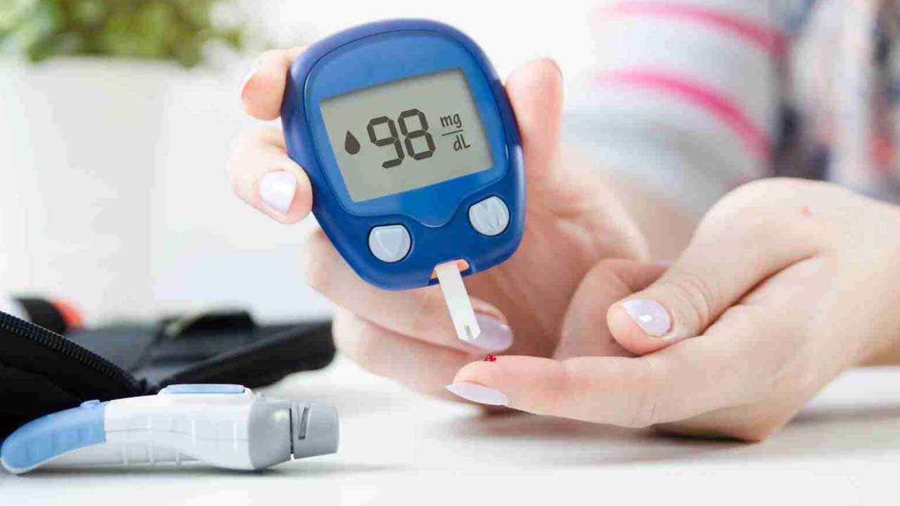 Diabetes Management: షుగర్‌తో బాధపడుతున్నవారు కలోంజి తీసుకోండి.. ఎలా తినాలో తెలుసుకోండి..