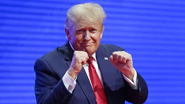 Donald Trump: చిక్కుల్లో అమెరికా మాజీ అధ్యక్షుడు.. ట్రంప్ సీక్రెట్ డెన్లో FBI సోదాలు.. కీలక పత్రాలు స్వాధీనం